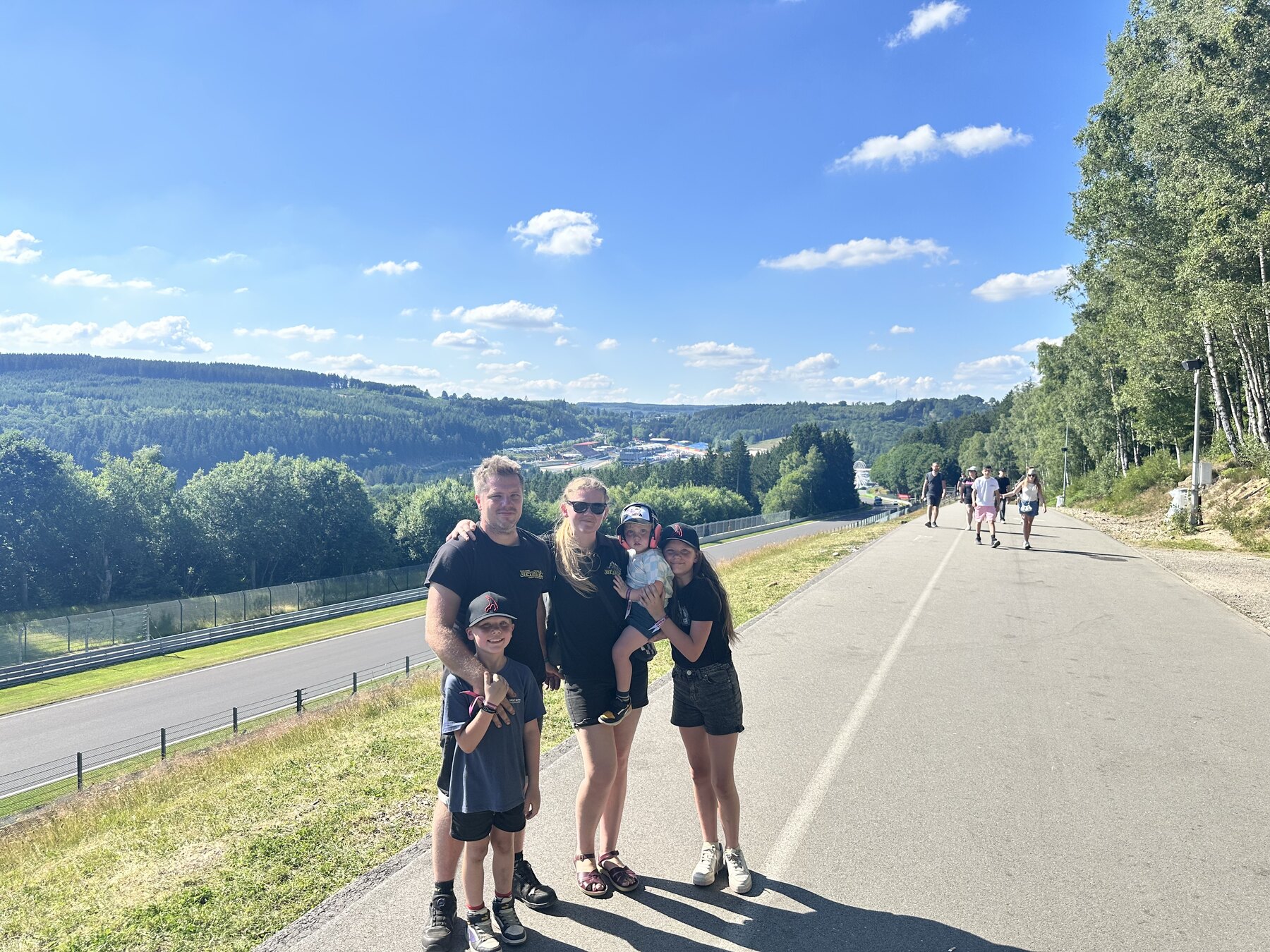 Het hele gezin samen op het circuit van Spa-Francorchamps
